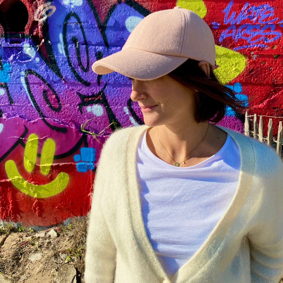 Casquette laine rose, fabriquée à la main en Europe