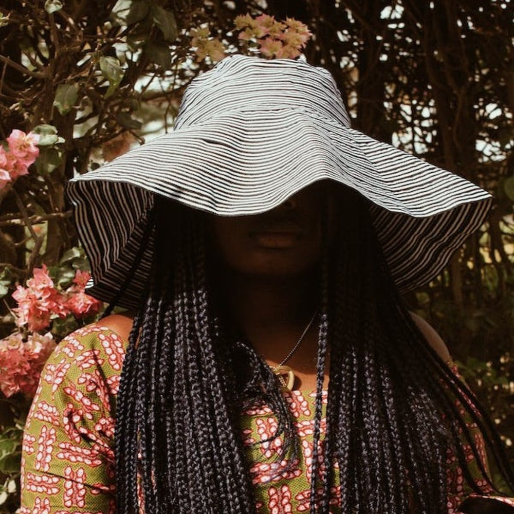 Comment porter un chapeau, bob ou casquette avec des cheveux crépus