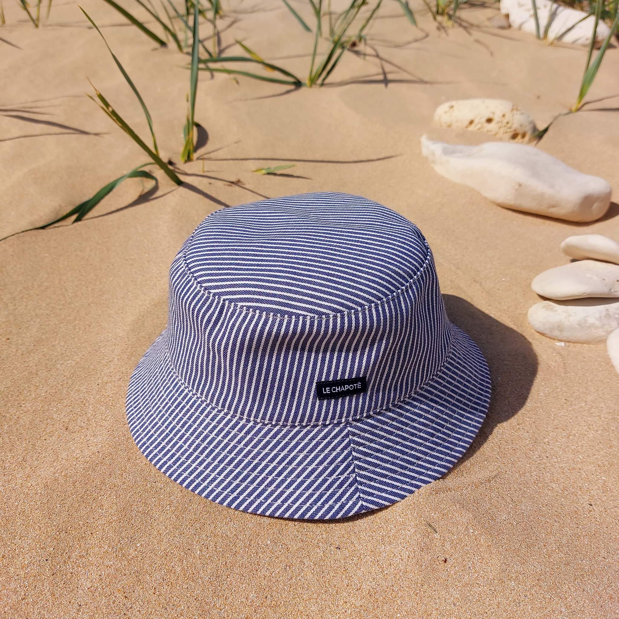 Bobs pour Hommes en Été : Le Choix Idéal pour un Look Confortable et Protégé