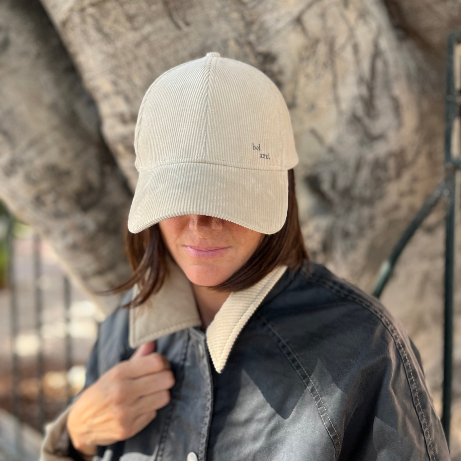 Casquette en velours côtelé – Élégance discrète, pas de gros logo
