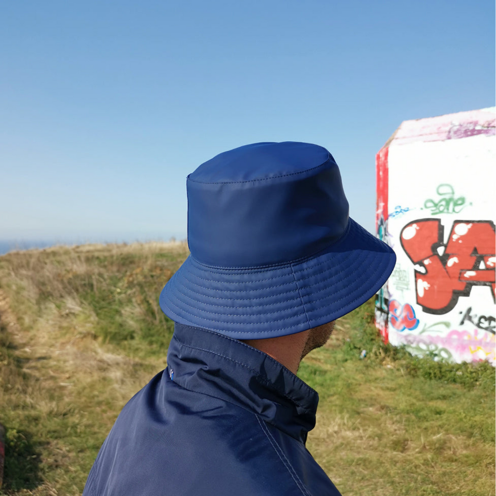 Chapeau de pluie, élégant et imperméable