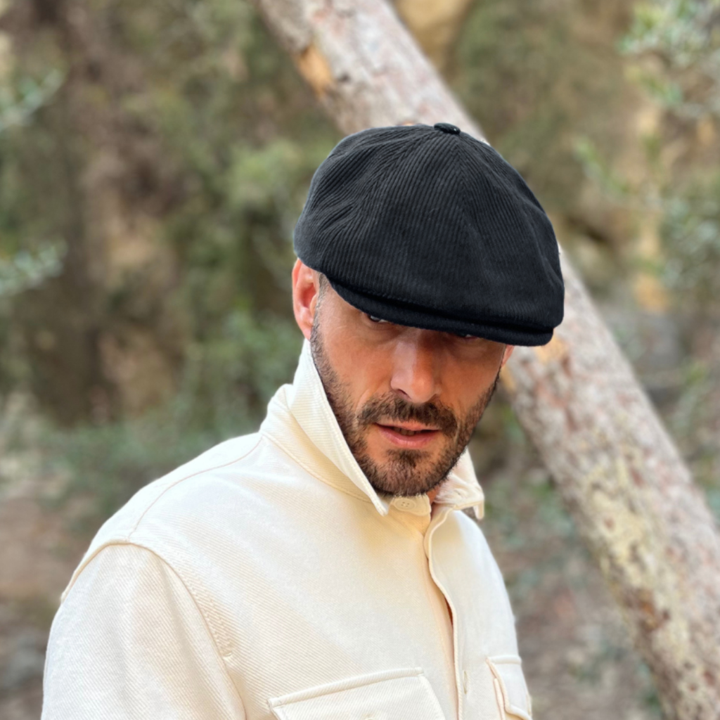 Casquette plate, élégance intemporelle