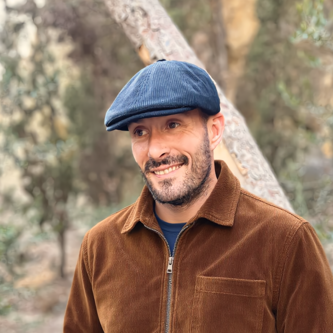 Casquette plate, élégance intemporelle