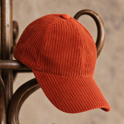 Casquette velours côtelé brique, fabriquée à la main en Europe