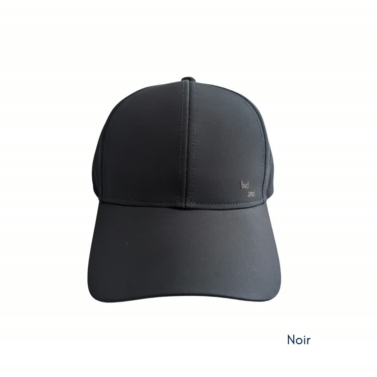 Casquette imperméable noire, vue de face